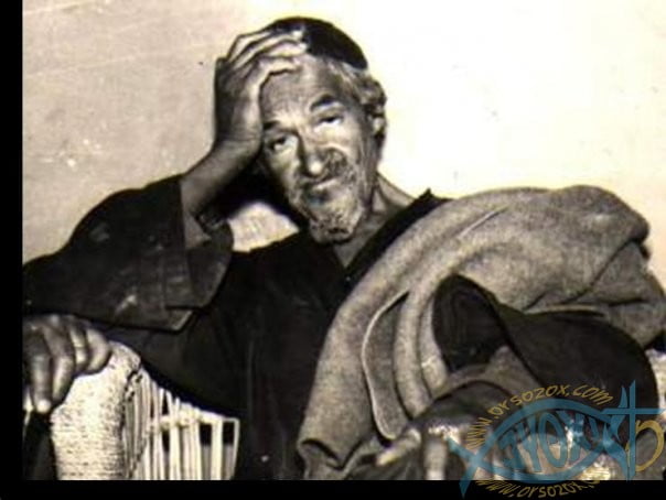 صور نادرة لأبونا يسطس الانطوني